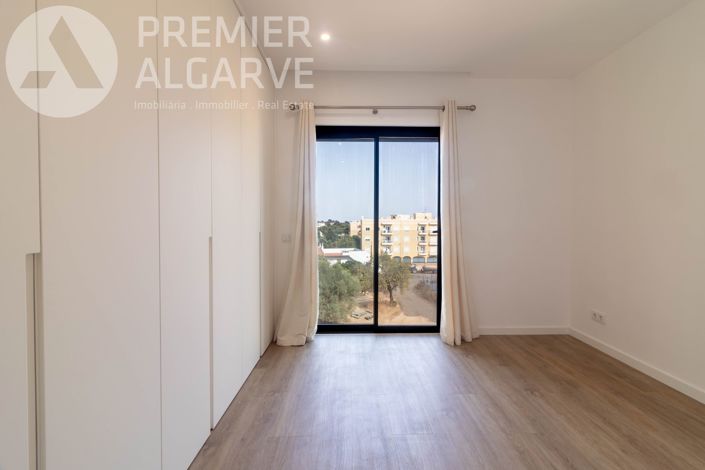 Image No.20-2 Bed Apartment for sale