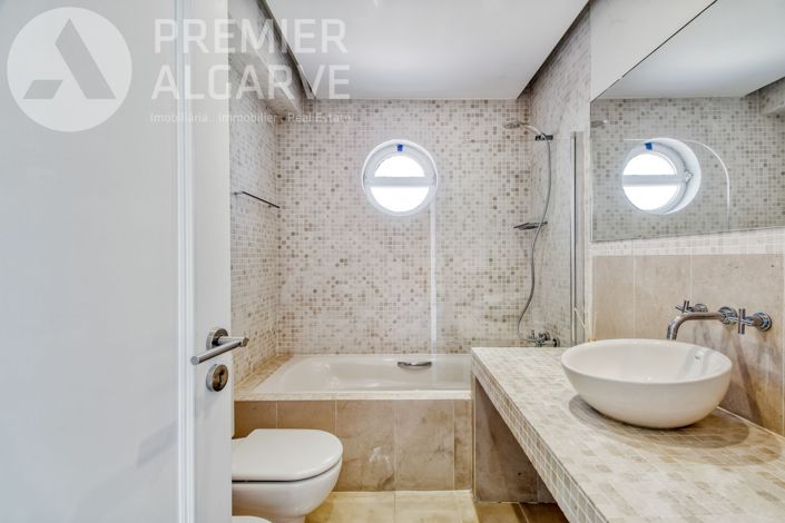Image No.33-5 Bed Villa for sale