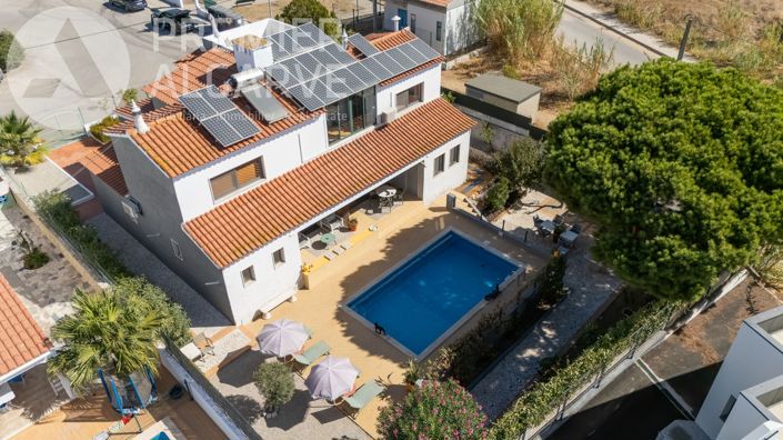 Image No.3-4 Bed Villa for sale