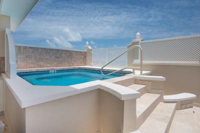1BR-2BR-3BR-Penthouse-Pool