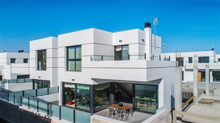 Image No.29-3 Bed Villa for sale