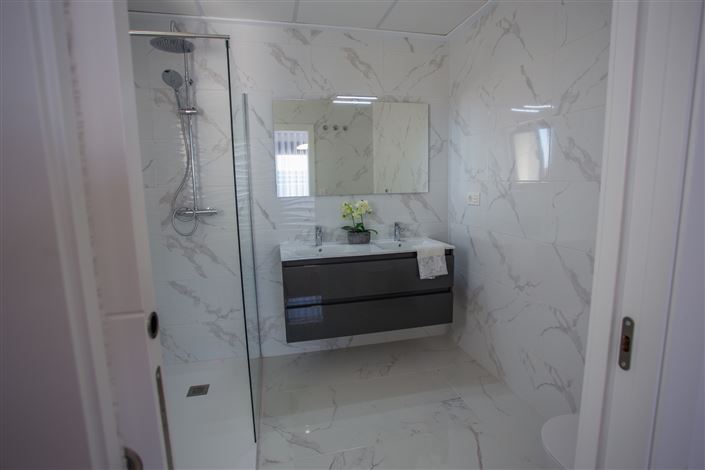 Image No.18-3 Bed Villa for sale