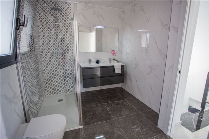 Image No.21-3 Bed Villa for sale