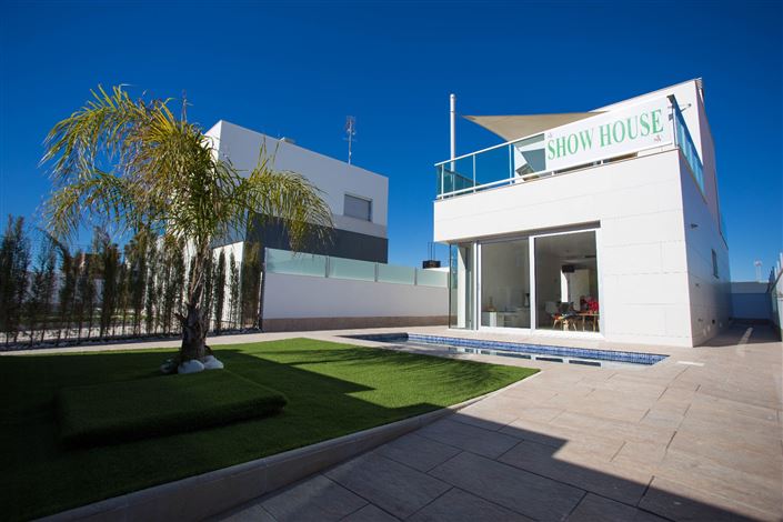 Image No.1-3 Bed Villa for sale