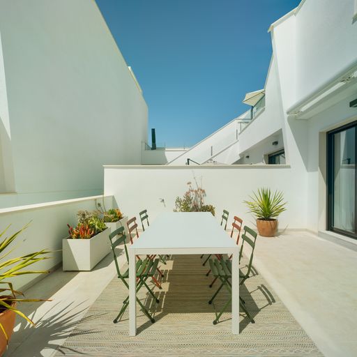 Image No.21-3 Bed Apartment for sale