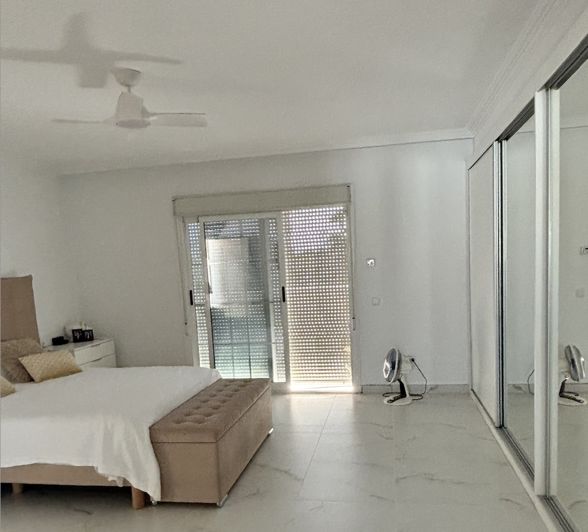 Image No.10-5 Bed Villa for sale