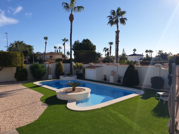 Image No.2-5 Bed Villa for sale