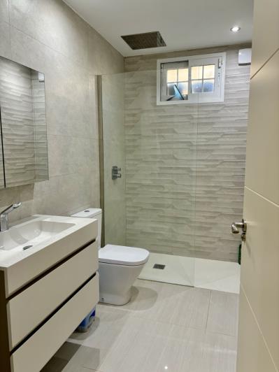 Image No.10-6 Bed Villa / Detached for sale