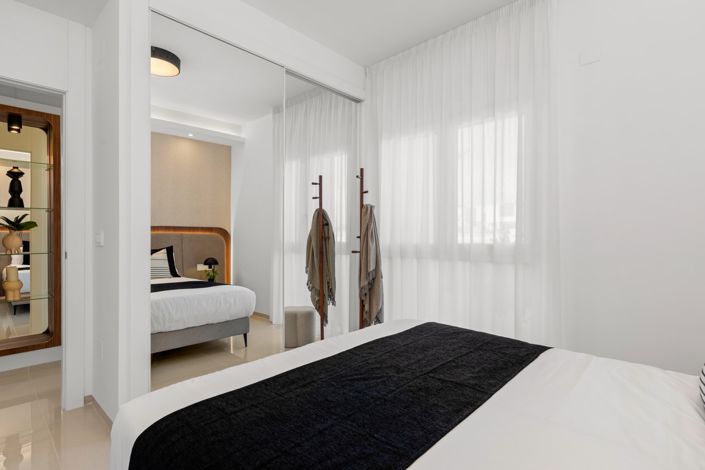 Image No.20-3 Bed Apartment for sale