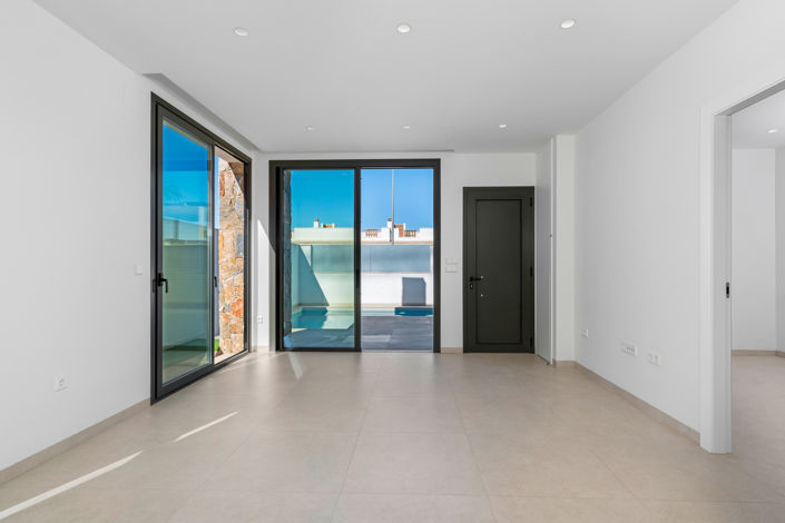 Image No.13-3 Bed Apartment for sale