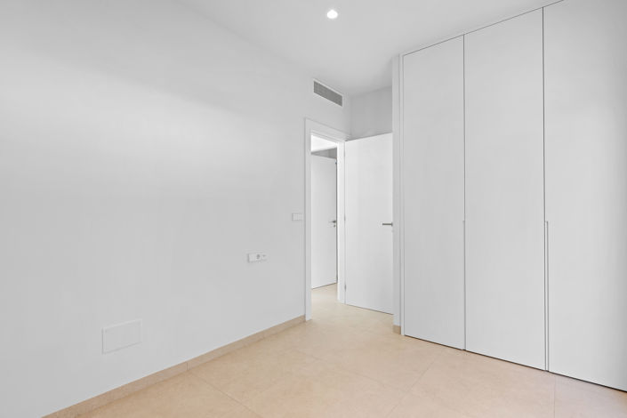 Image No.18-3 Bed Apartment for sale