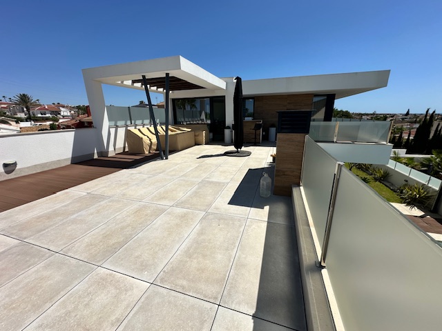 Image No.28-4 Bed Villa for sale
