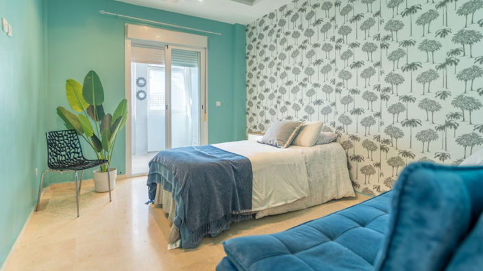 Image No.10-2 Bed Property for sale
