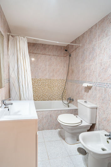 Image No.11-1 Bed Property for sale