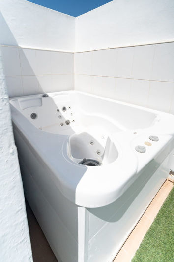 Image No.27-3 Bed Property for sale