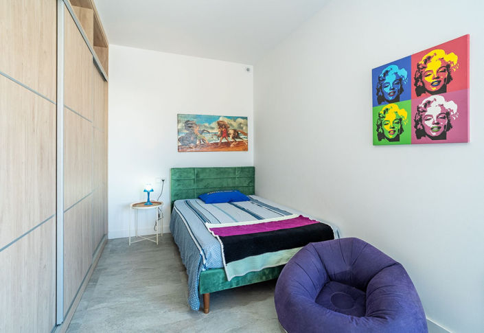 Image No.22-6 Bed Property for sale