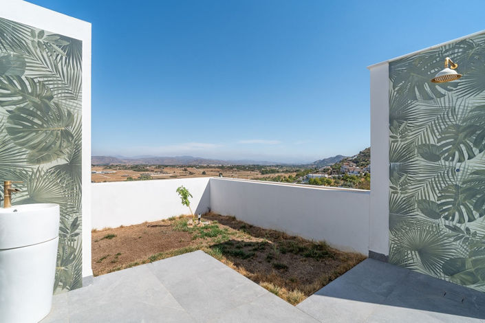 Image No.29-6 Bed Property for sale