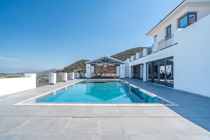 Image No.32-6 Bed Property for sale