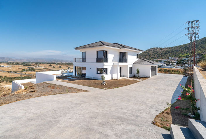 Image No.36-6 Bed Property for sale
