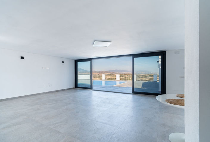 Image No.7-6 Bed Property for sale