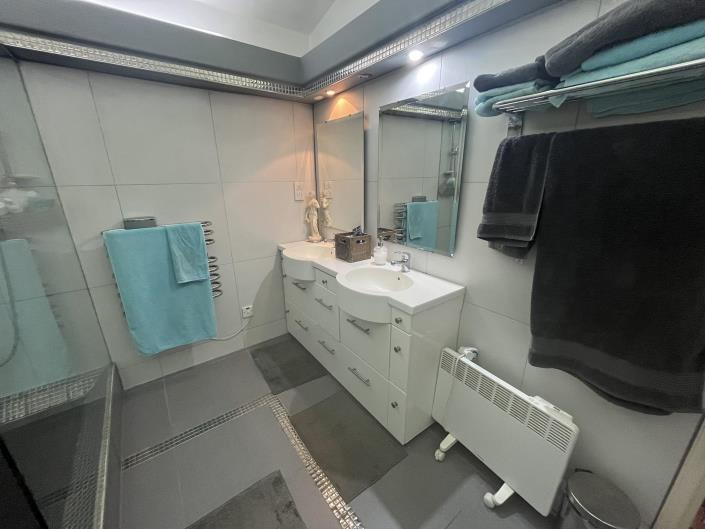 Image No.24-5 Bed Villa / Detached for sale