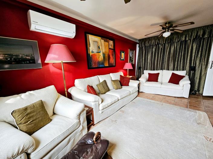 Image No.31-5 Bed Villa / Detached for sale