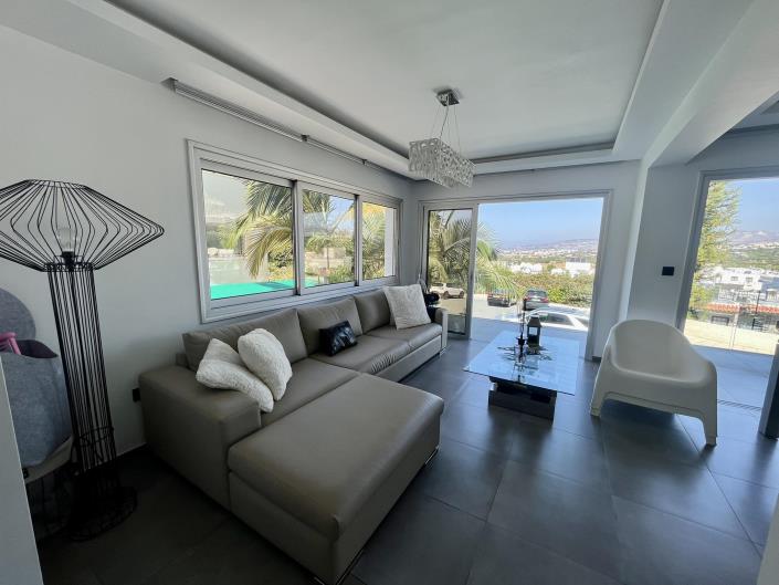 Image No.6-3 Bed House for sale