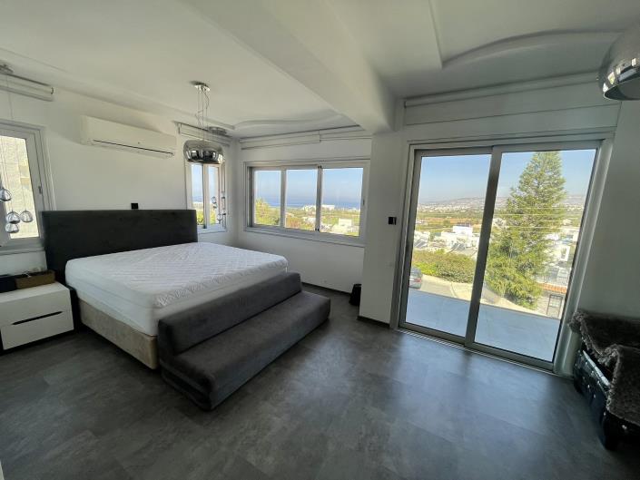 Image No.14-3 Bed House for sale