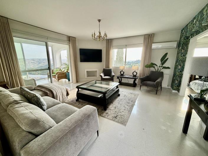 Image No.2-Villa de 4 chambres à vendre à Amargeti