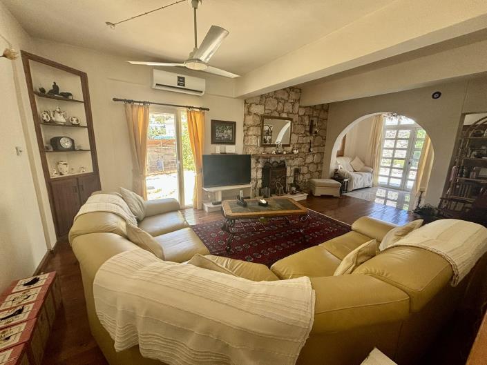 Image No.7-Villa de 4 chambres à vendre à Peyia