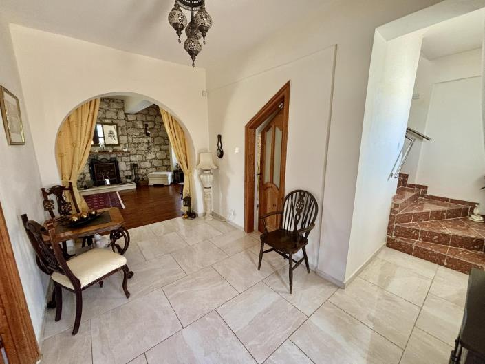 Image No.2-Villa de 4 chambres à vendre à Peyia