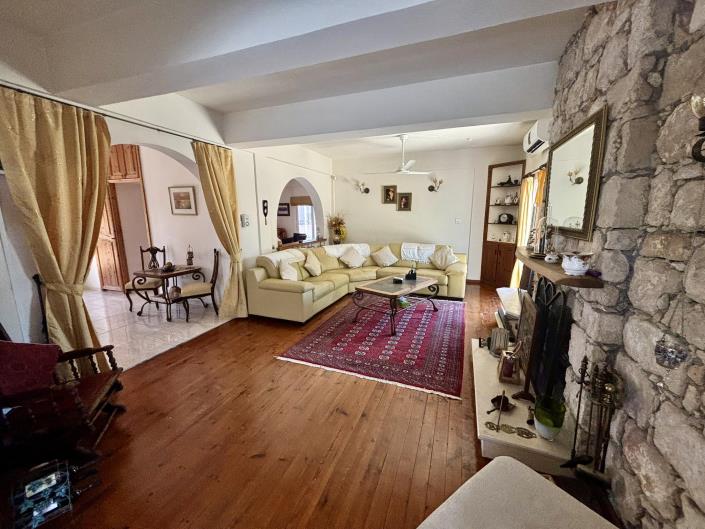 Image No.3-Villa de 4 chambres à vendre à Peyia