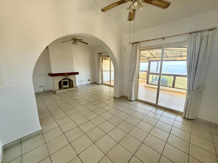 Image No.6-Villa / Détaché de 4 chambres à vendre à Tsada