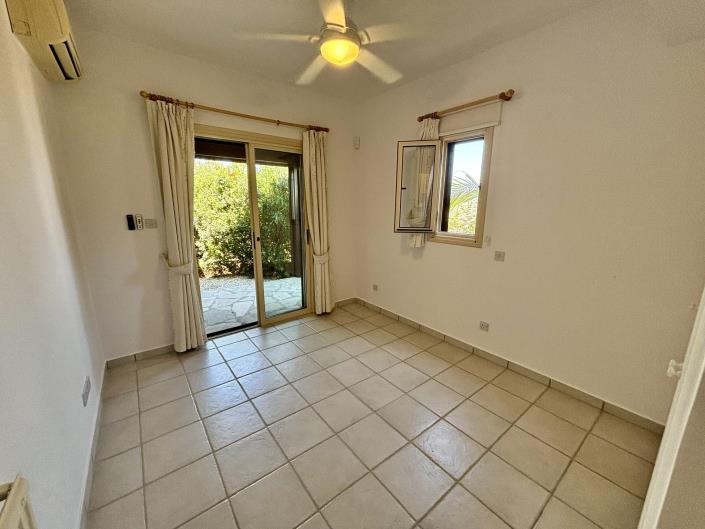 Image No.20-Villa / Détaché de 4 chambres à vendre à Tsada