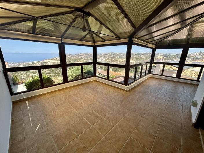 Image No.9-Villa / Détaché de 4 chambres à vendre à Tsada