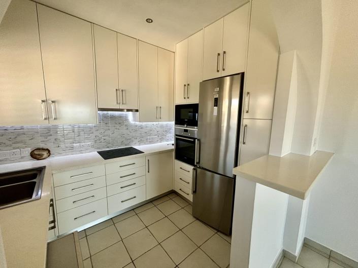 Image No.4-Villa / Détaché de 4 chambres à vendre à Tsada