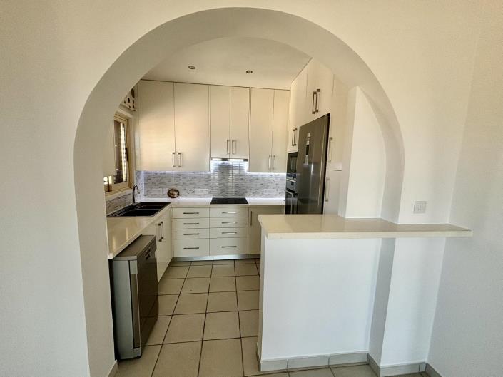 Image No.3-Villa / Détaché de 4 chambres à vendre à Tsada