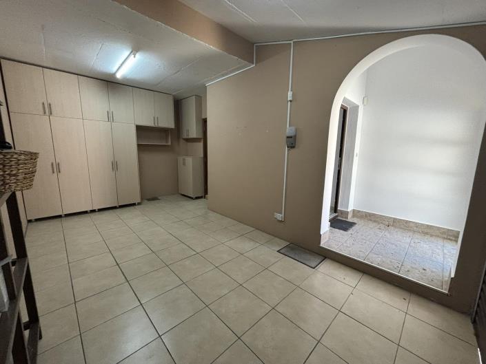 Image No.25-Villa / Détaché de 4 chambres à vendre à Tsada