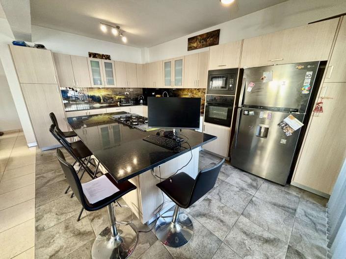 Image No.3-3 Bed Semi-Detached for sale