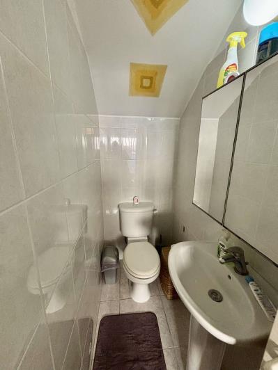 Image No.8-3 Bed Semi-Detached for sale