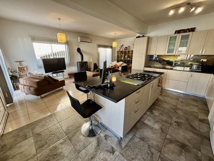 Image No.2-3 Bed Semi-Detached for sale