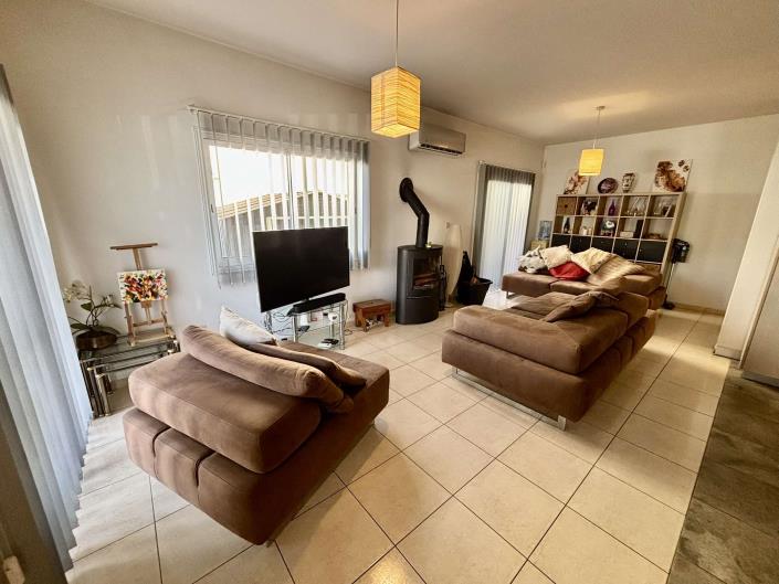 Image No.7-3 Bed Semi-Detached for sale