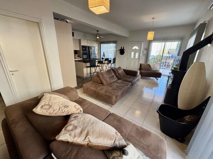 Image No.5-3 Bed Semi-Detached for sale