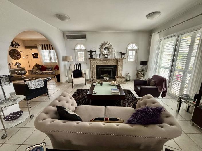 Image No.8-3 Bed Villa / Detached for sale