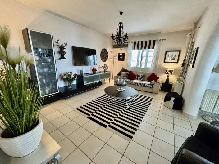 Image No.9-3 Bed Villa / Detached for sale