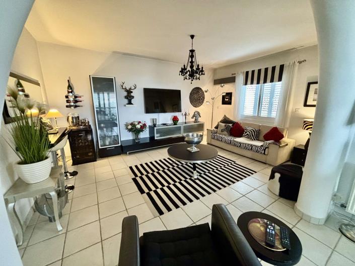 Image No.7-3 Bed Villa / Detached for sale