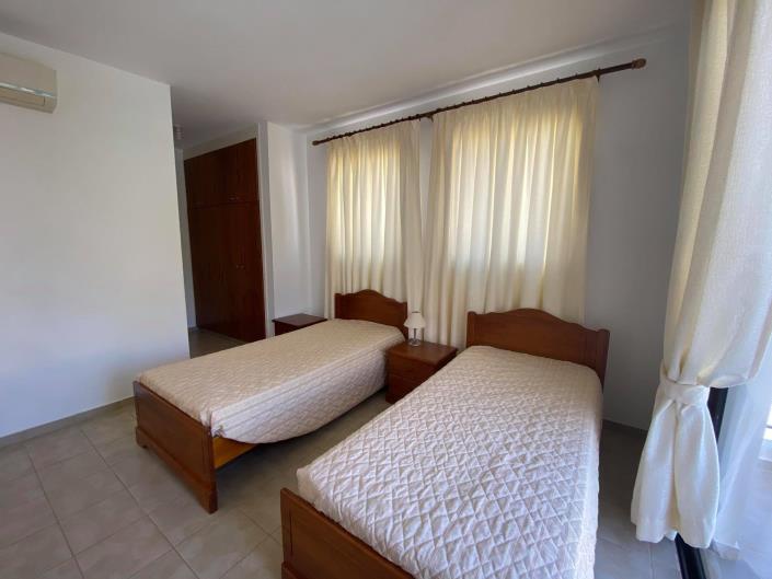 Image No.11-3 Bed Villa / Detached for sale