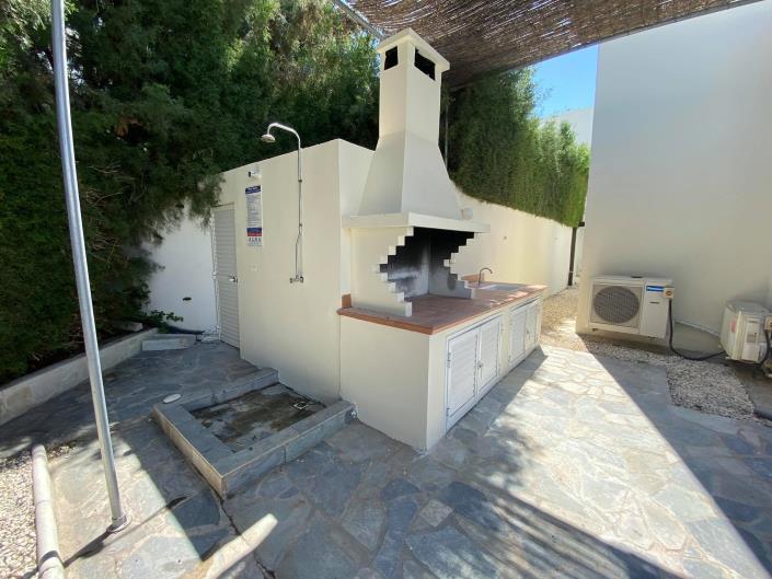 Image No.15-3 Bed Villa / Detached for sale