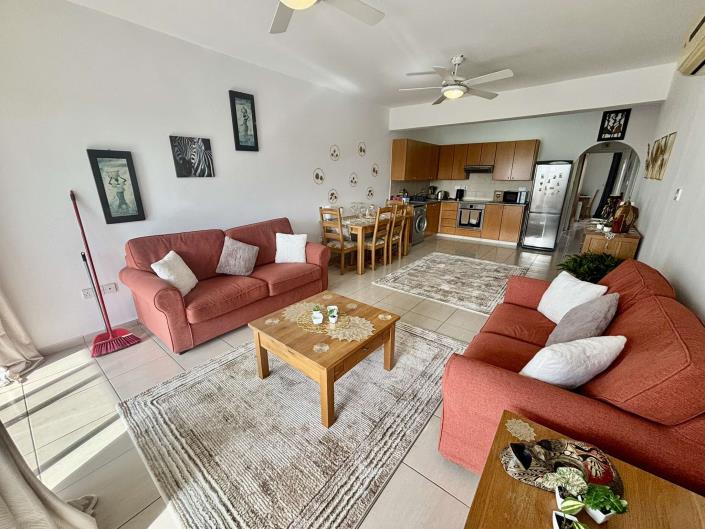 Image No.5-Appartement de 2 chambres à vendre à Peyia