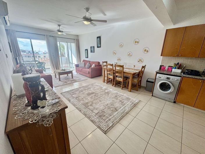 Image No.9-Appartement de 2 chambres à vendre à Peyia